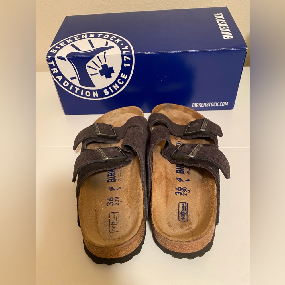 Birkenstocks Chocolate Brown, Barely Worn Gem